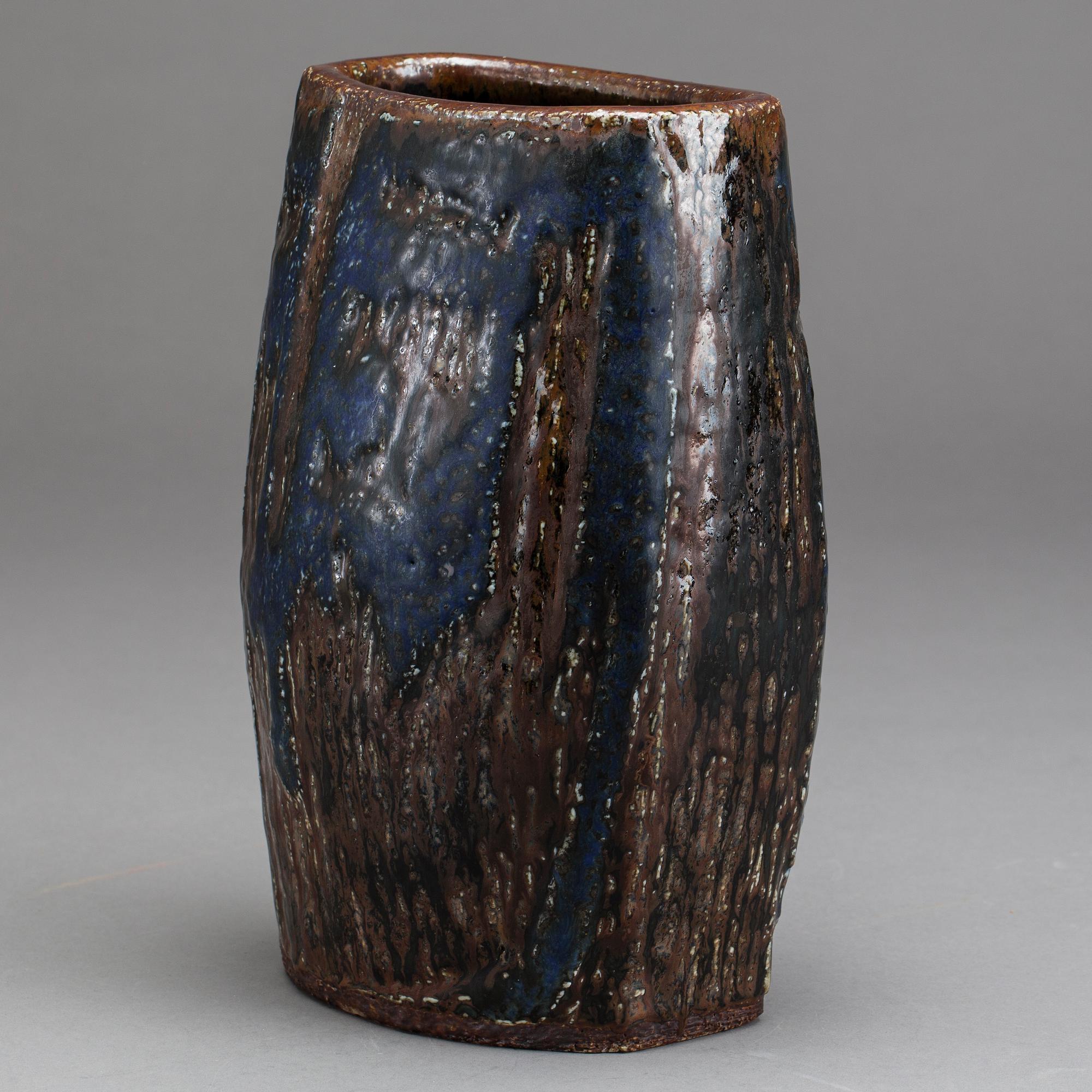 CARL-HARRY STÅLHANE, a signed stoneware vase.