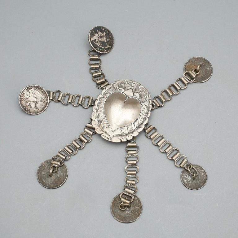 PARTI HÄSTATTIRALJER, 3 delar, mässing och metall, sannolikt Sydamerika, 1800-/1900-tal.