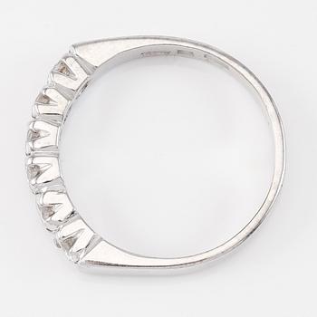 RING, 18K vitguld, 6 briljantslipade diamanter 0.85 ct, svenska stämplar.