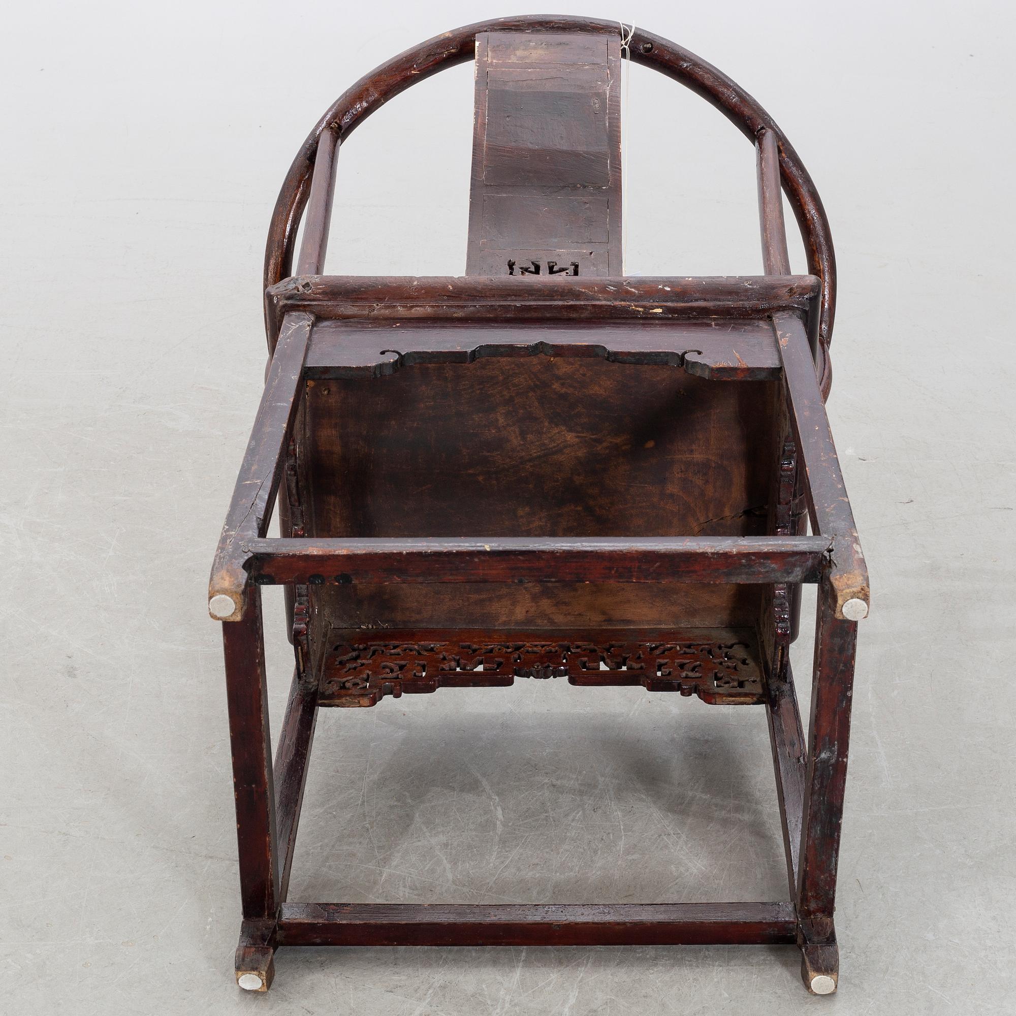 A Chinese wooden chair last aprt of the 19th century.