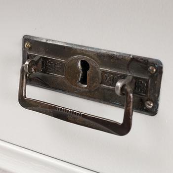 Skåp, 1900-talets början.