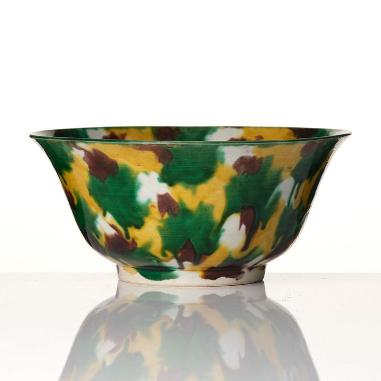 Skål, porslin. Qingdynastin, Kangxi (1662-1722).