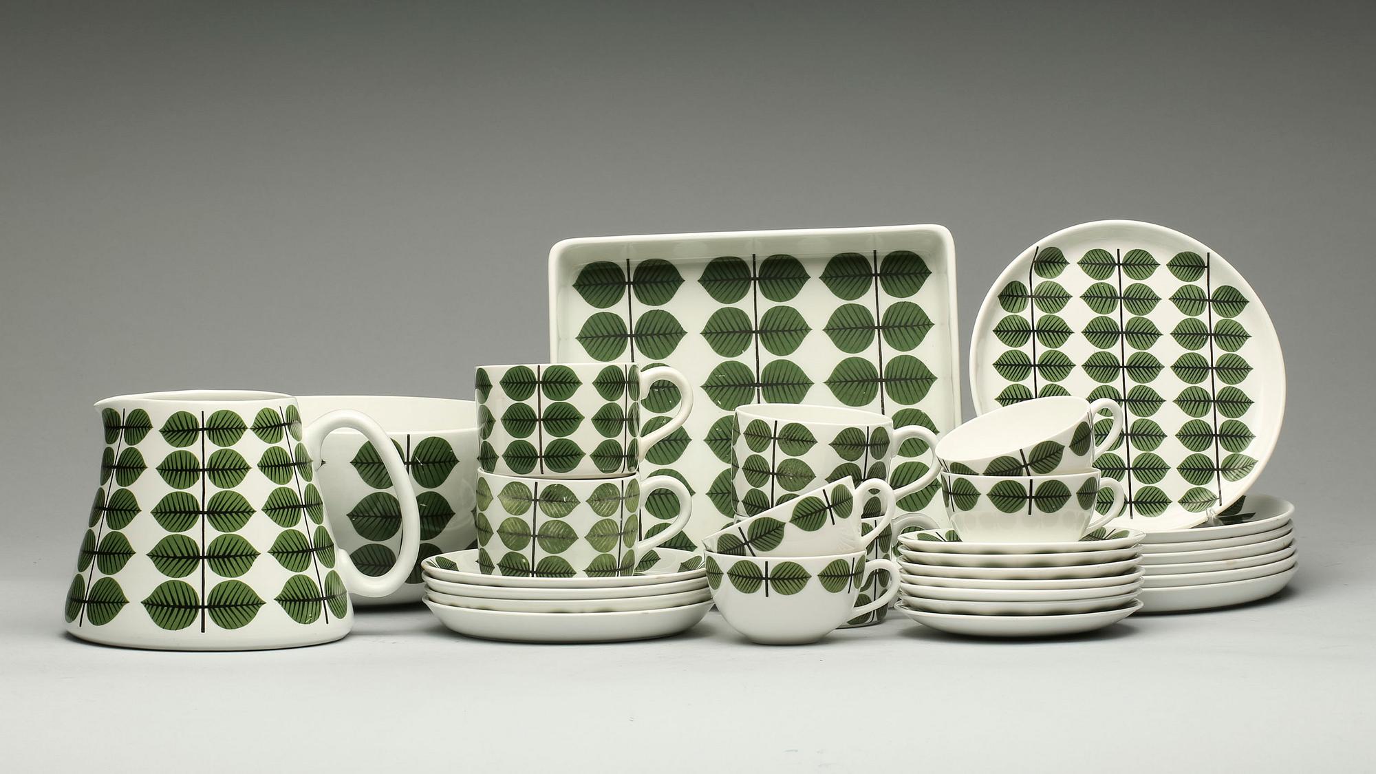 SERVISDELAR, 18 delar, flintgods och porslin, "Berså", Stig Lindberg, Gustavsberg. 1960-tal.