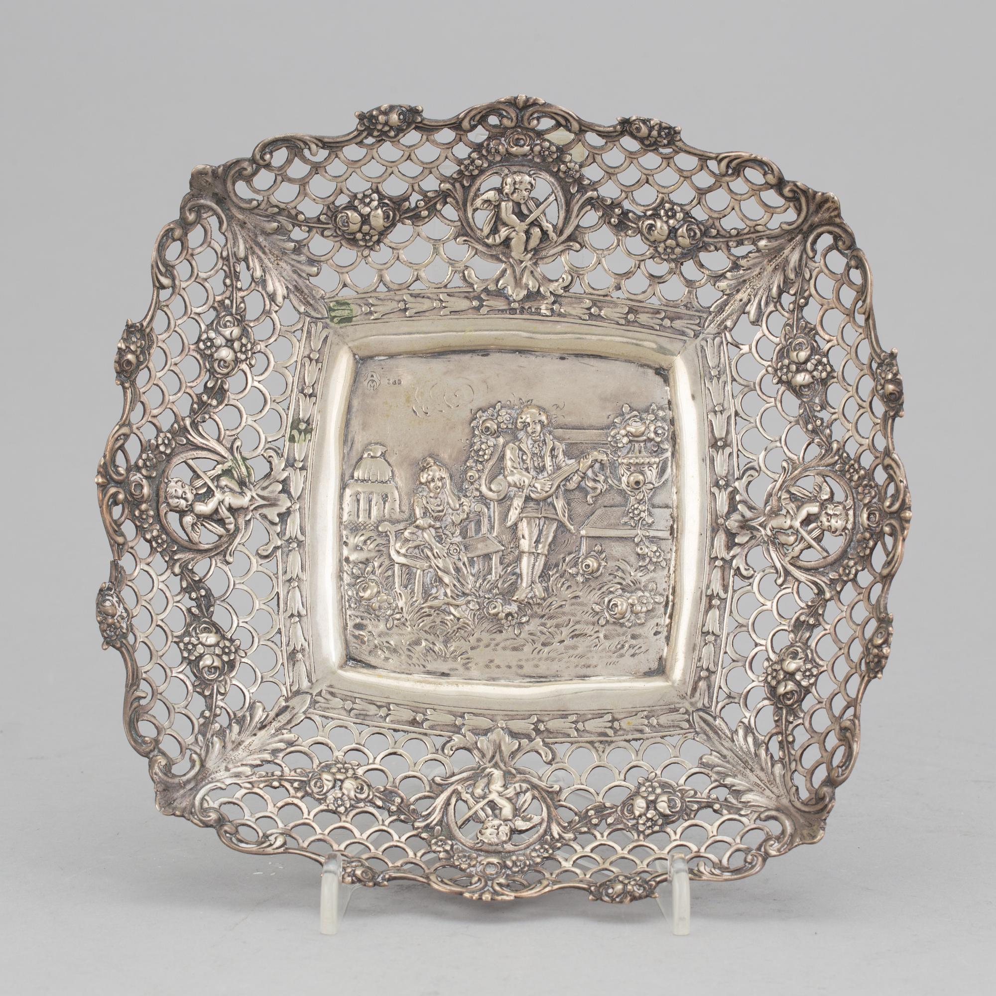 FAT, silver, stämplad AM, omkring sekelskiftet 1900. Vikt ca 156 gram.