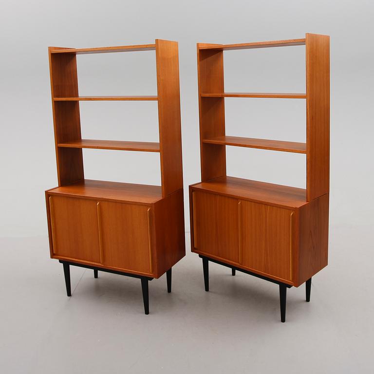 BOKHYLLOR, 1 par, 1900-talets andra hälft.