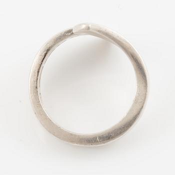 Sven-Erik Högberg samt Annette och Marie Högberg, ring, armband och collier.