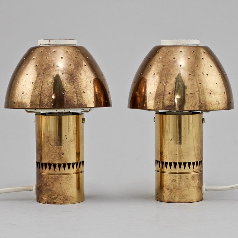 BORDSLAMPOR, ett par samt TAKLAMPOR, ett par, Hans-Agne Jakobsson, 1900-talets fjärde kvartal.