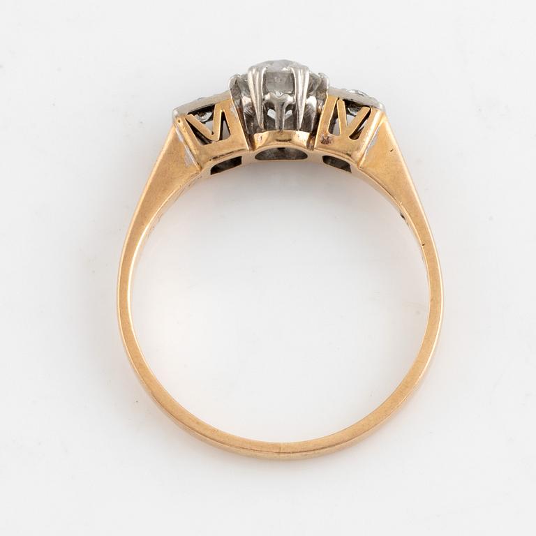 Ring, 18K guld med gammalslipade diamanter.
