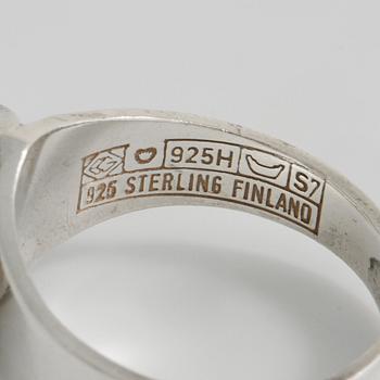 ERIK GRANIT, Helsingfors, 1971, ring med fasettslipad rökkvarts.