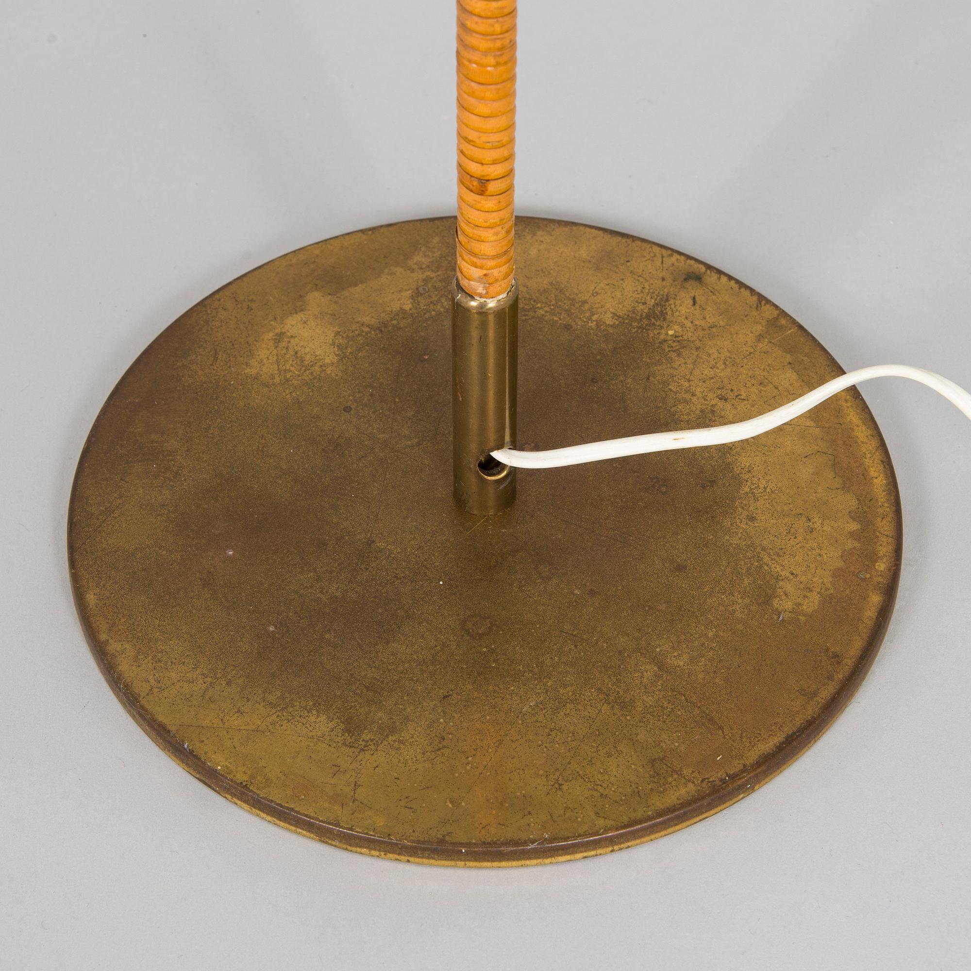 Paavo Tynell, golvlampa, modell 9602 för Taito 1900-talets mitt.