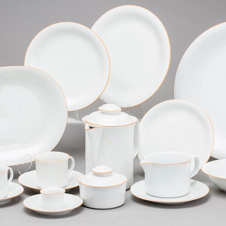 SIGNE PERSSON-MELIN, MAT- och KAFFESERVIS, benporslin, 106 delar, "Primeur" och "A la carte", Rörstrand. Formgiven 1980.