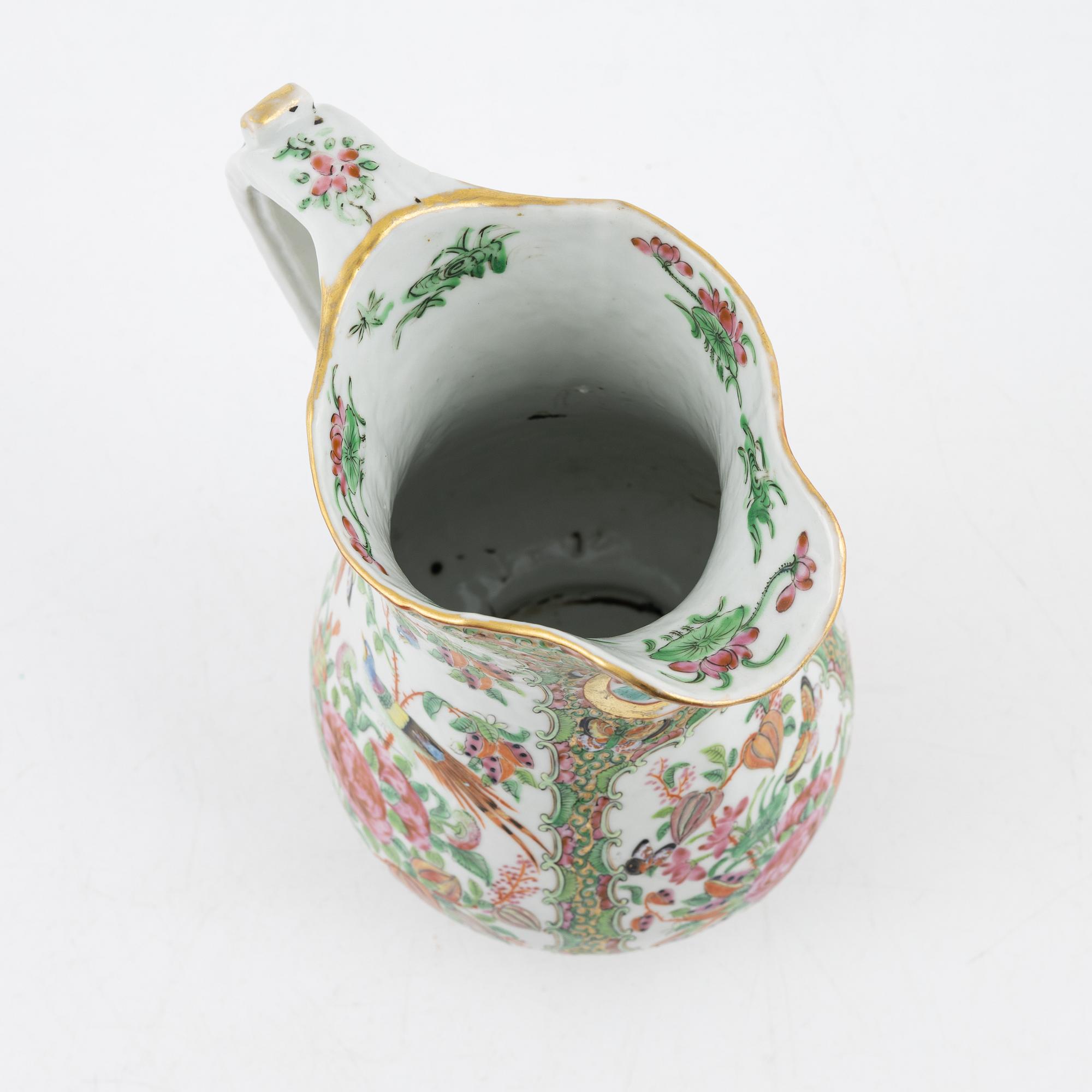 A porcelain jug, China, around 1900.