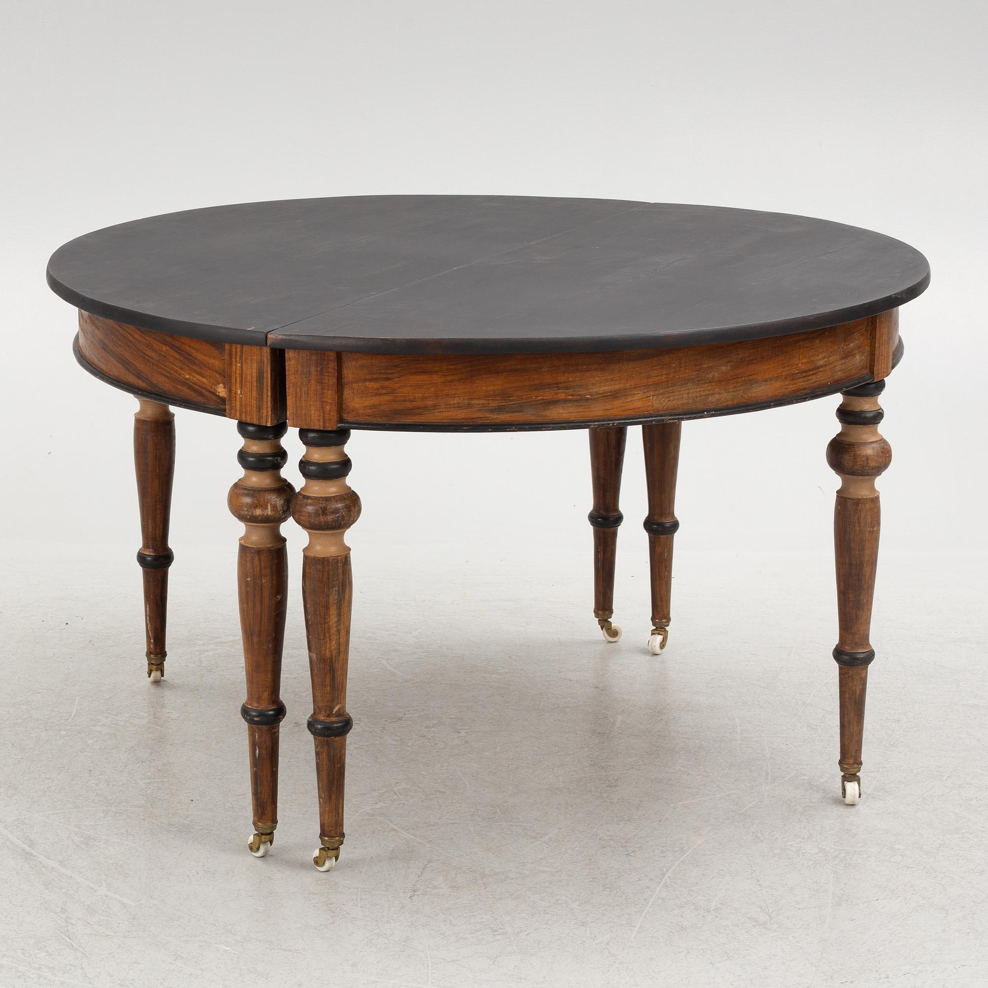 Dining table, late 19th Century.