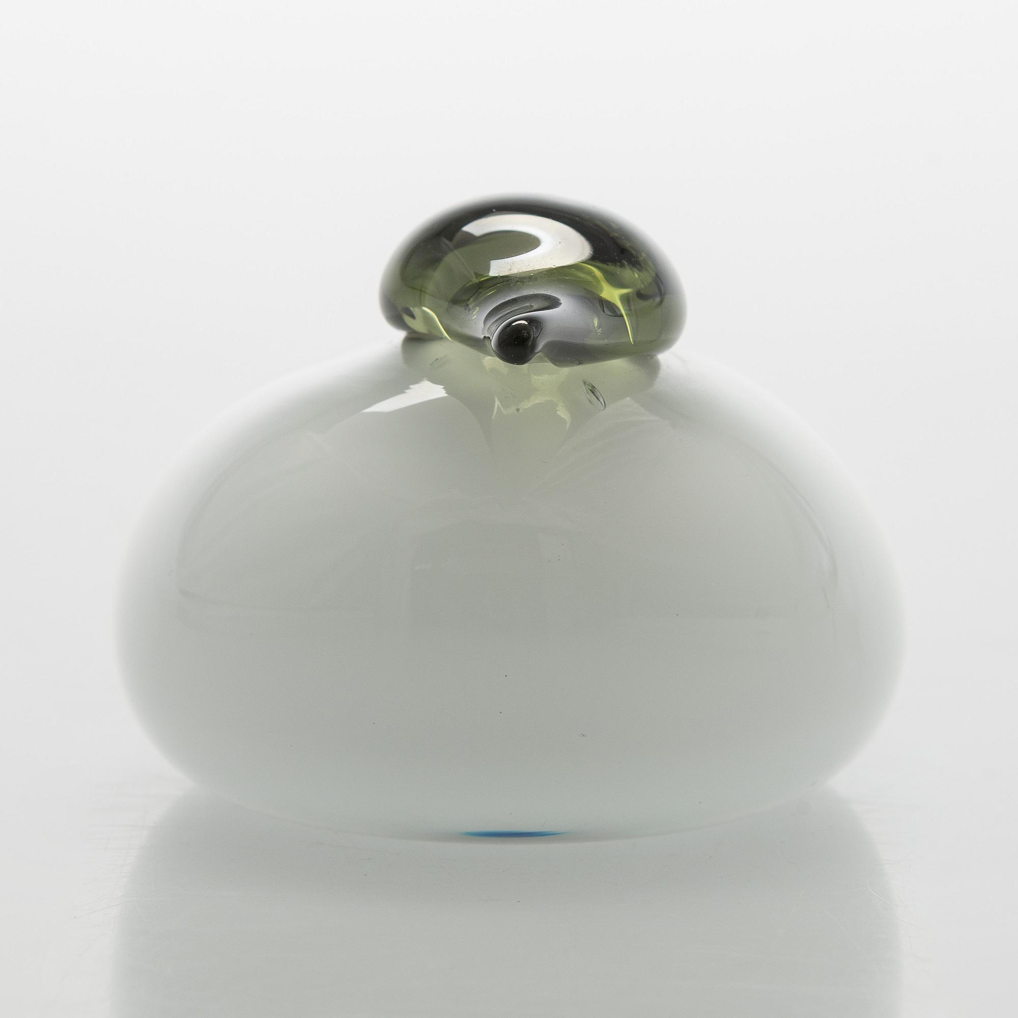 Oiva Toikka, an "Eider" glass bird, signed O. Toikka Nuutajärvi.