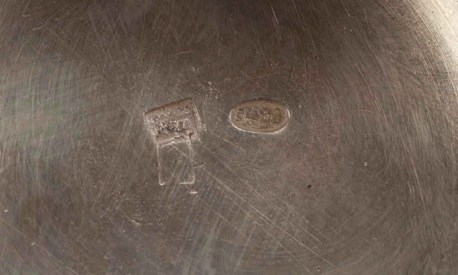 VODKAKARAFF, silver, Ryssland, sekelskiftet 1800/1900-tal. Tot vikt ca 508 g.