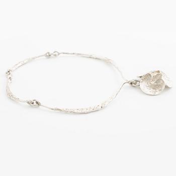 Theresia Hvorslev, neck ring, collar, silver.