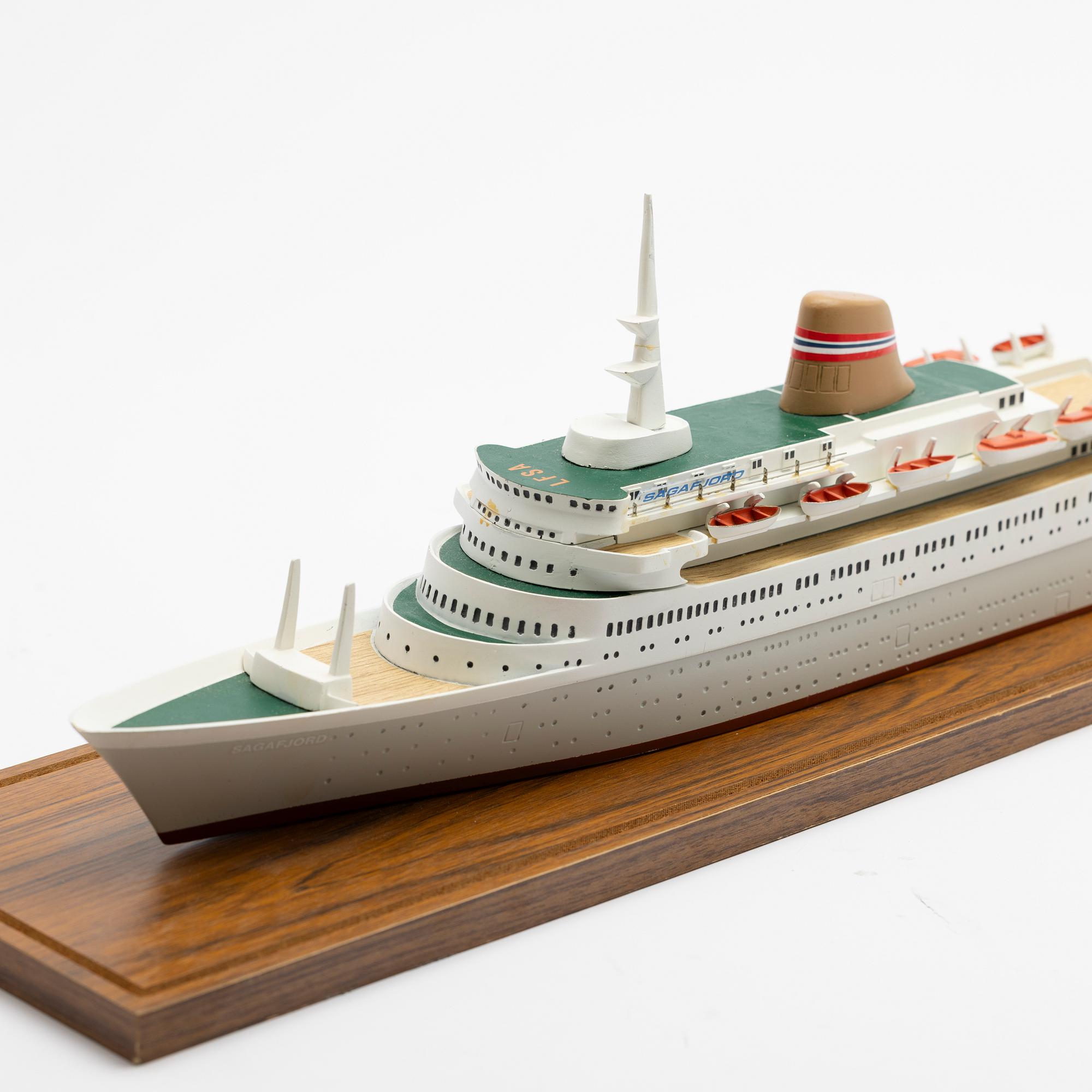 Sagafjord travel agency model / ship model.