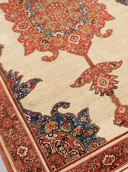 RUG. Semi-antique Malajir. 198 x 132 cm.