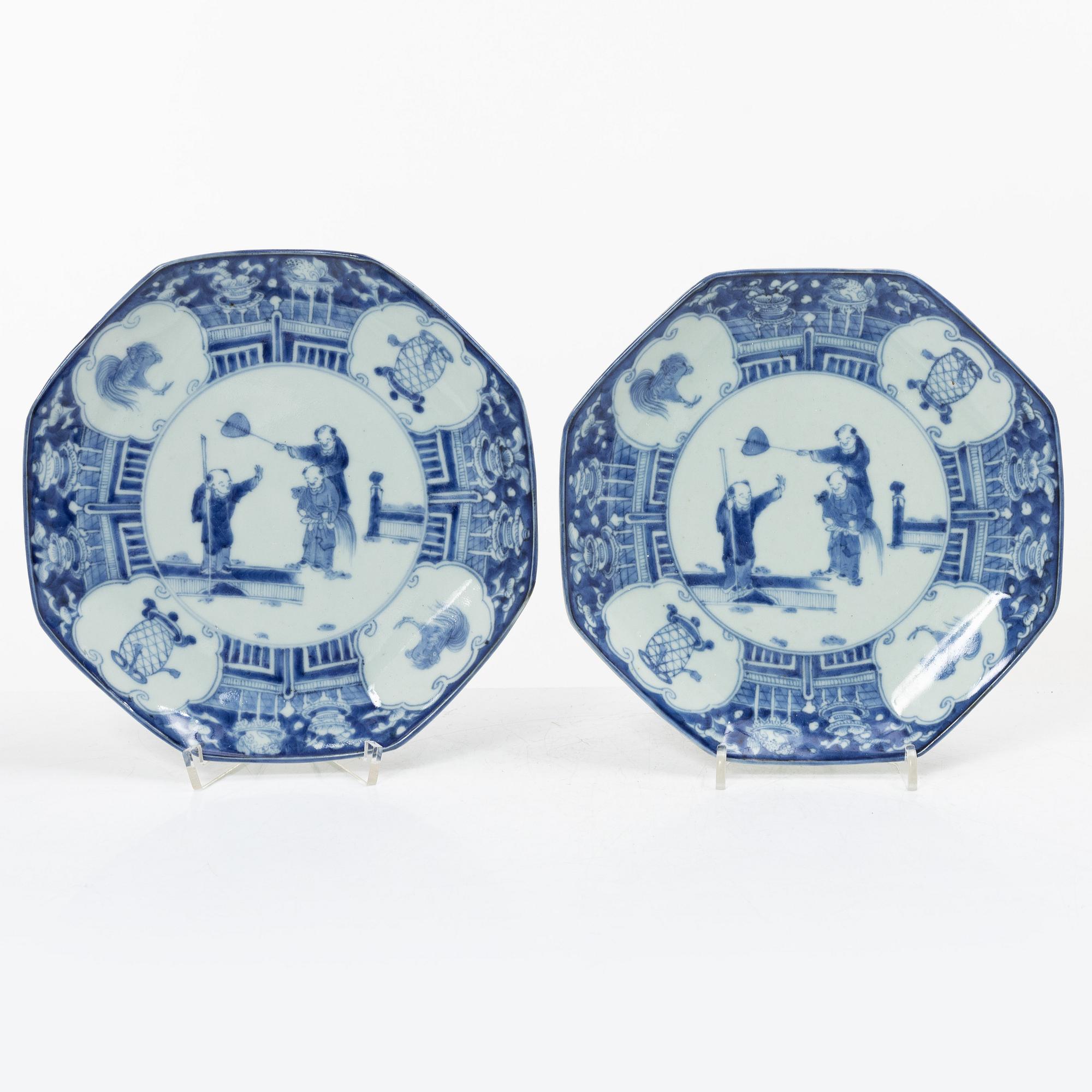 A set of four Japanese Arita ware porcelain dishes, Meiji (1868-1912).
