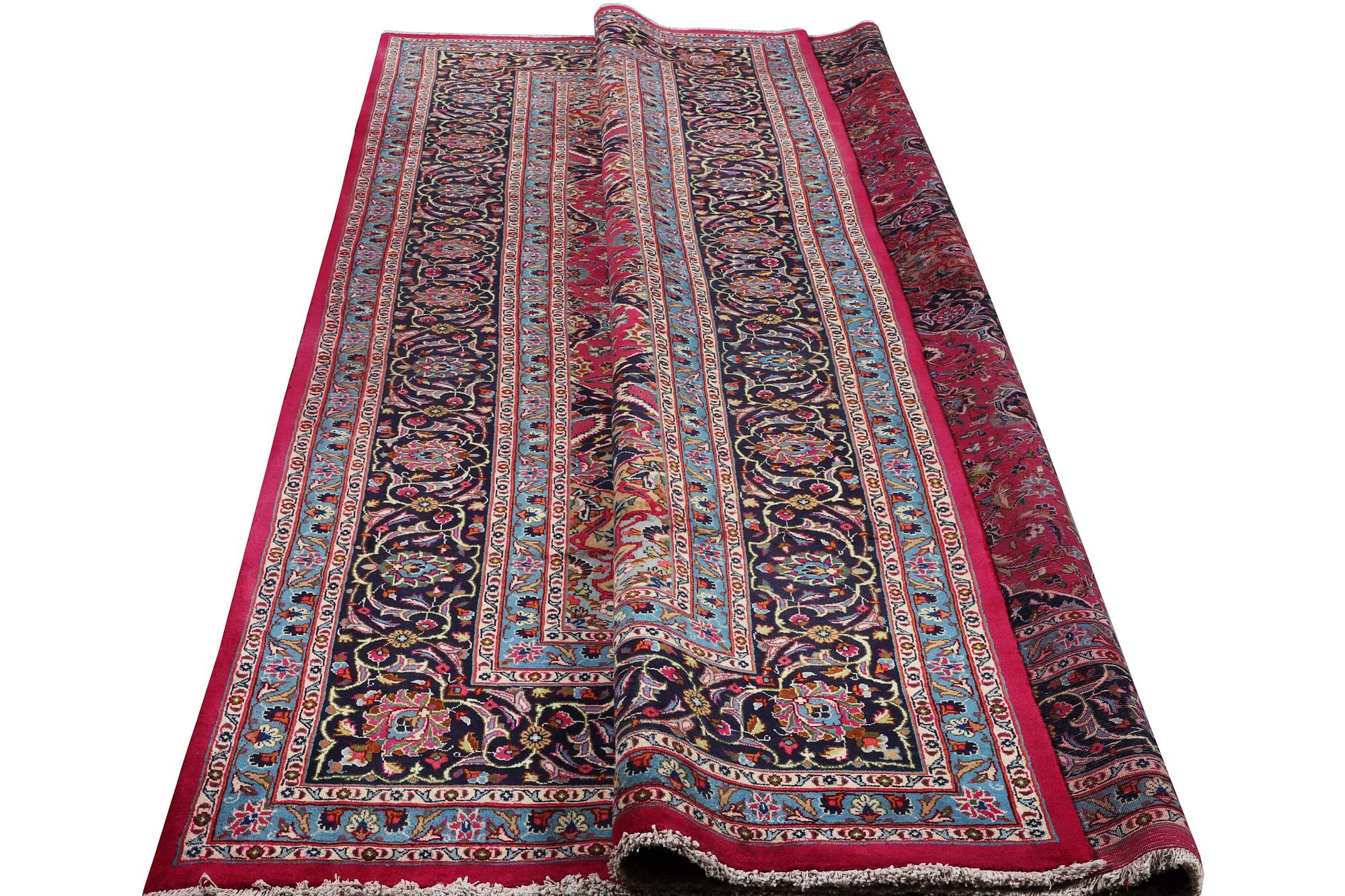 A carpet, Kashan, ca 390 x 300 cm.