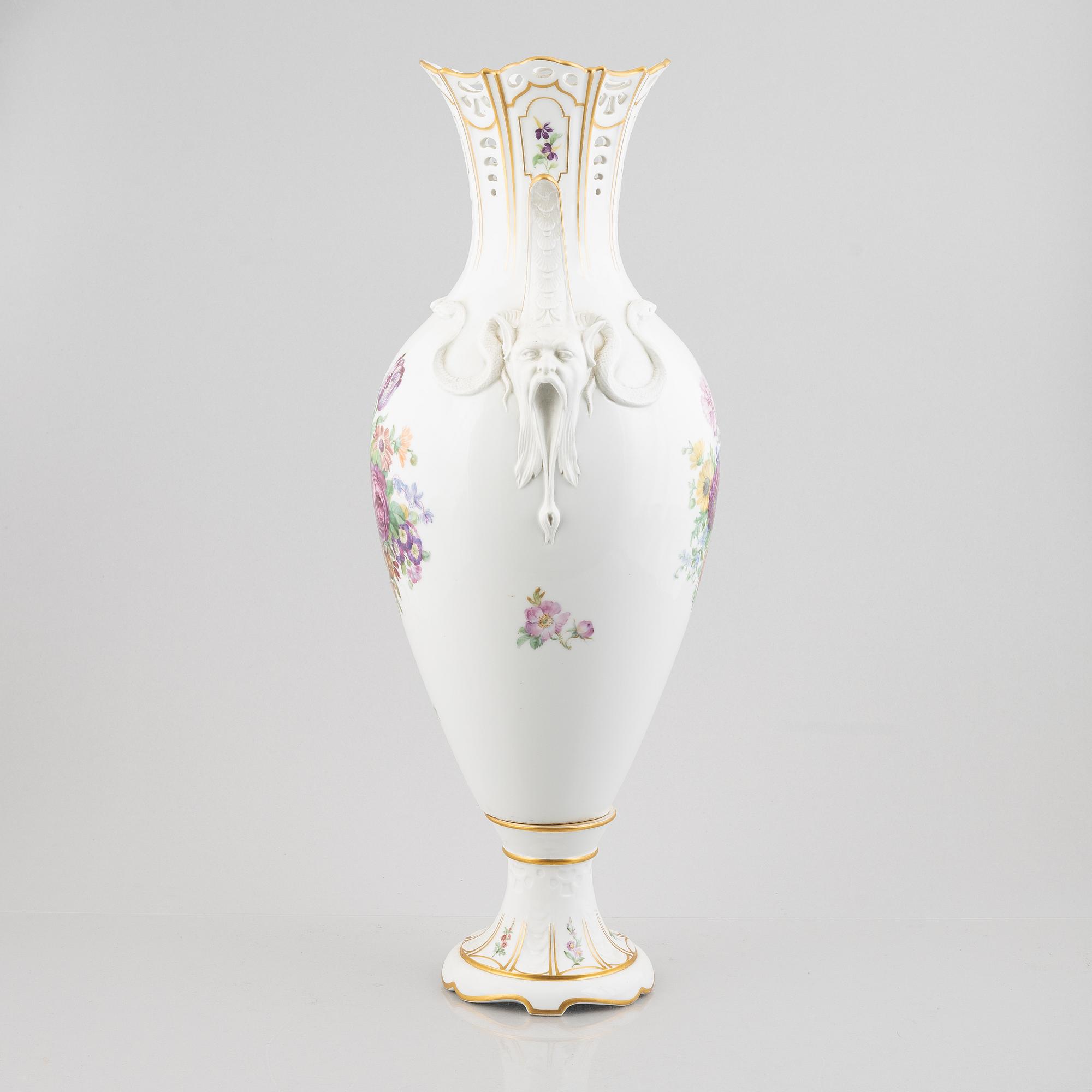Royal Copenhagen, decorative vase, "Sachsisk Blomst", circa 1900.
