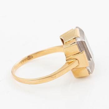 18K gold ring with a step-cut rock crystal, H Engelbert.