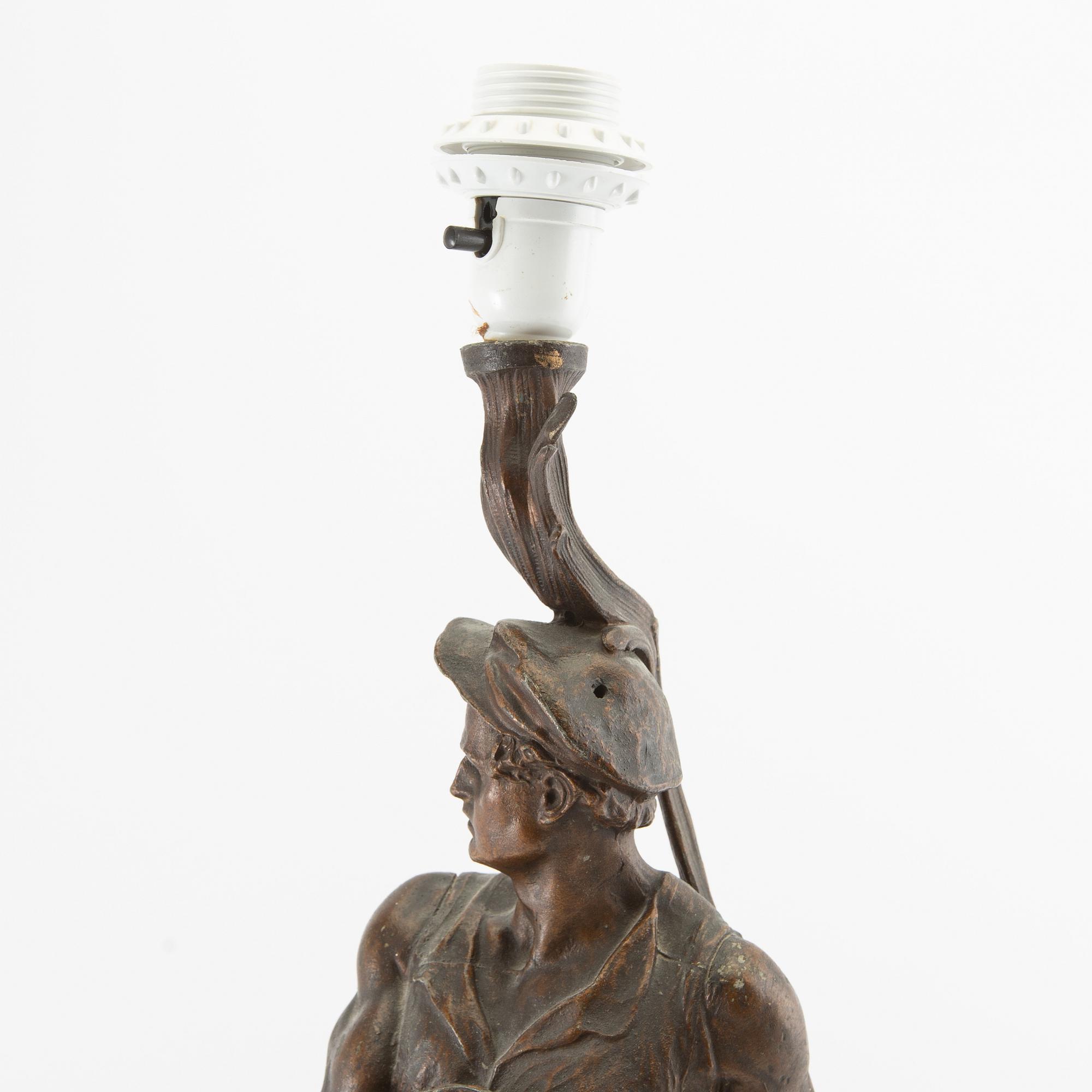 Bordslampa 1900-talets första hälft.