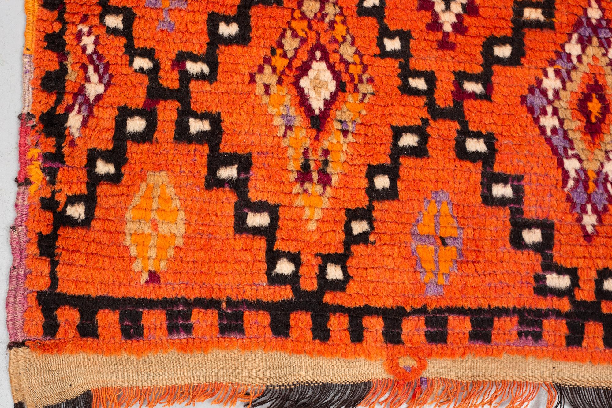 Matto, semi-antique Moroccan, ca 163 x 116-119 cm.
