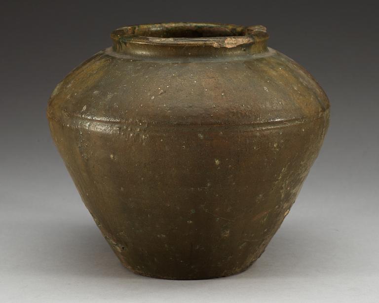 A green glazed potted jar,  Han dynasty (206 BC - 220 AD).