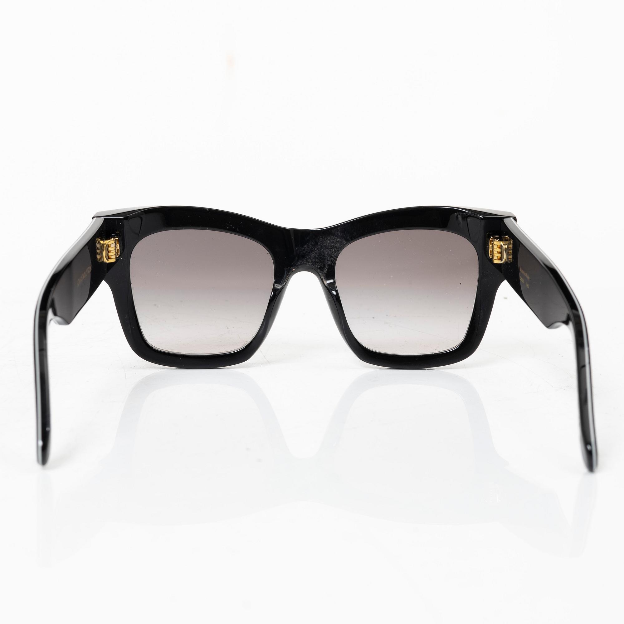 Louis Vuitton, Sunglasses.