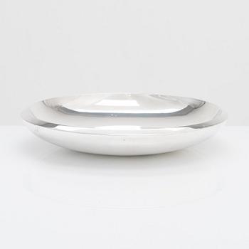 Pekka Piekäinen, a silver dish, Auran Kultaseppä oy,  Turku 1978.