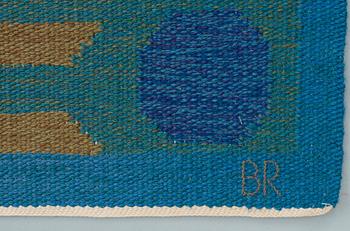 CARPET. "Blåbärsskogen". Flat weave (rölakan). 442,5 x 333,5 cm. Signed GHV LB DT BR.