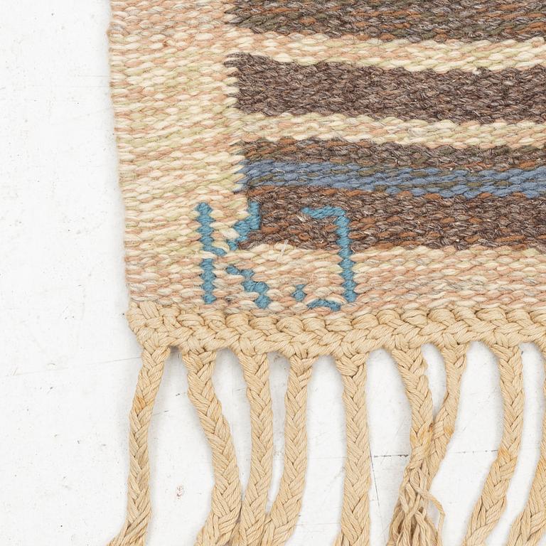 Matta, "Blått stim" rölakan, signerad KJ KH (Karin Jönsson, Klockargårdens Hemslöjd Tällberg) 230 x 154 cm.