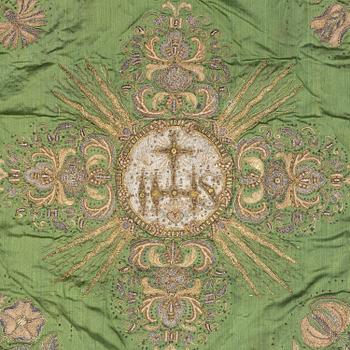 An Italian chalice veil, mid 18th century, c. 58 x 60 cm.