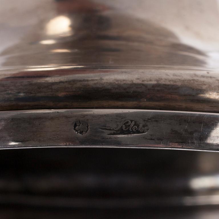 VINKANNA, silver, otydliga stämplar. Vikt 587 g.