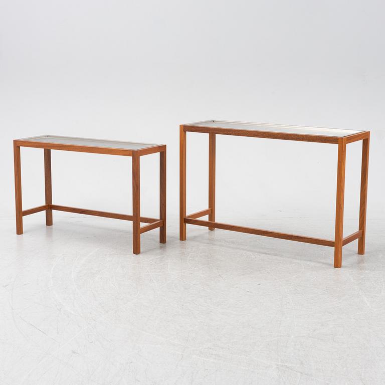 A model 548 set of two mahogany side tables with steel trays by Josef Frank for Firma Svenskt Tenn, designed 1934.