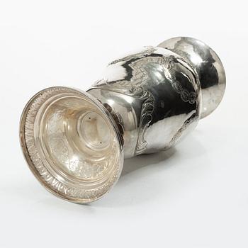 Lale Silverware & Co Ltd, a decorative vase, sterling silver, Istanbul, Turkey 20th century.