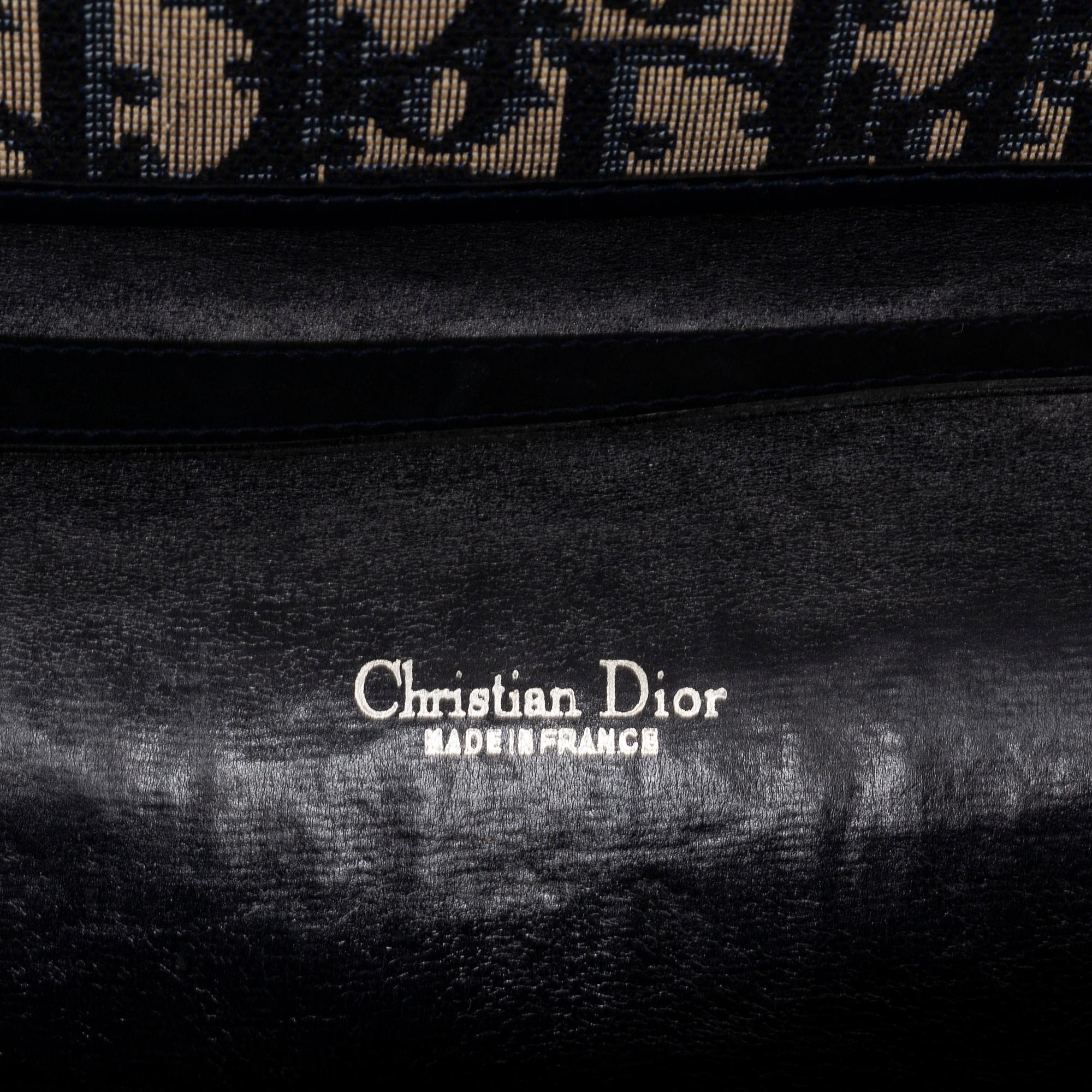 CHRISTIAN DIOR, clutch with chain. - Bukowskis