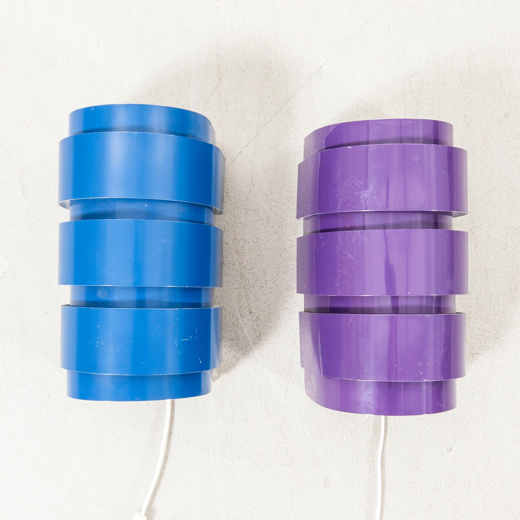 A set of two lacquered metal wall lamps by Hans-Agne Jakobsson from the second half of the 20th century.