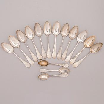 Set of 15 Finnish silver spoons by Gösta Konstantin Helenius, Turku 1905-1907.