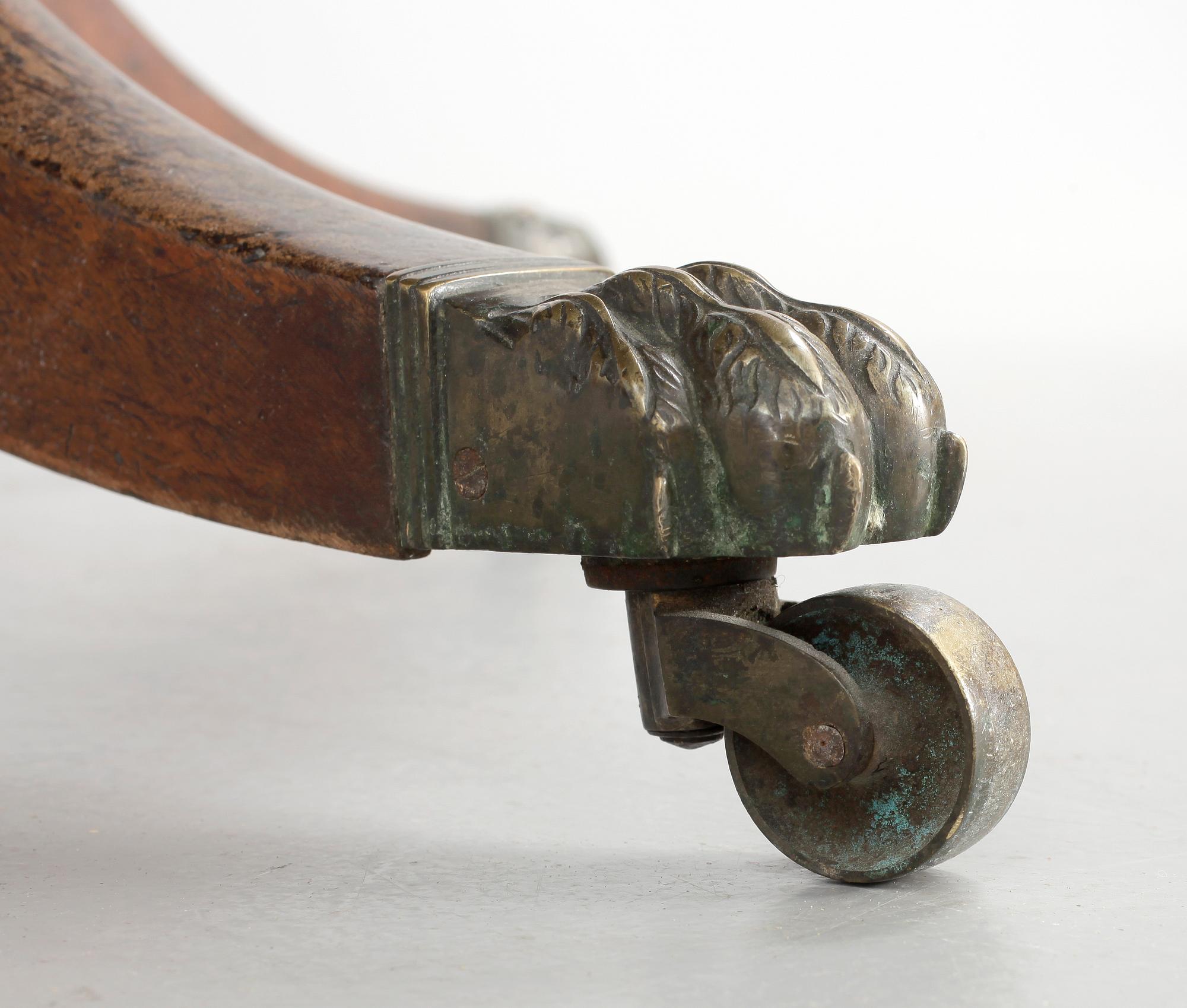 BORD, engelsk stil, 1900-talets början.