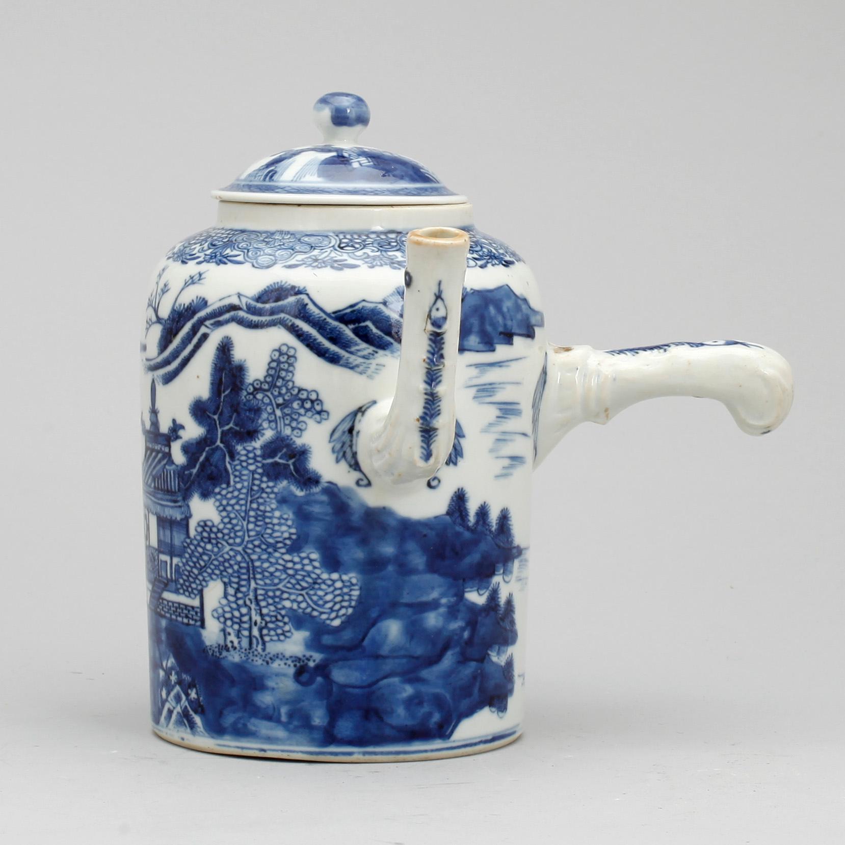 TEKANNA, porslin, Kina ca år 1800.