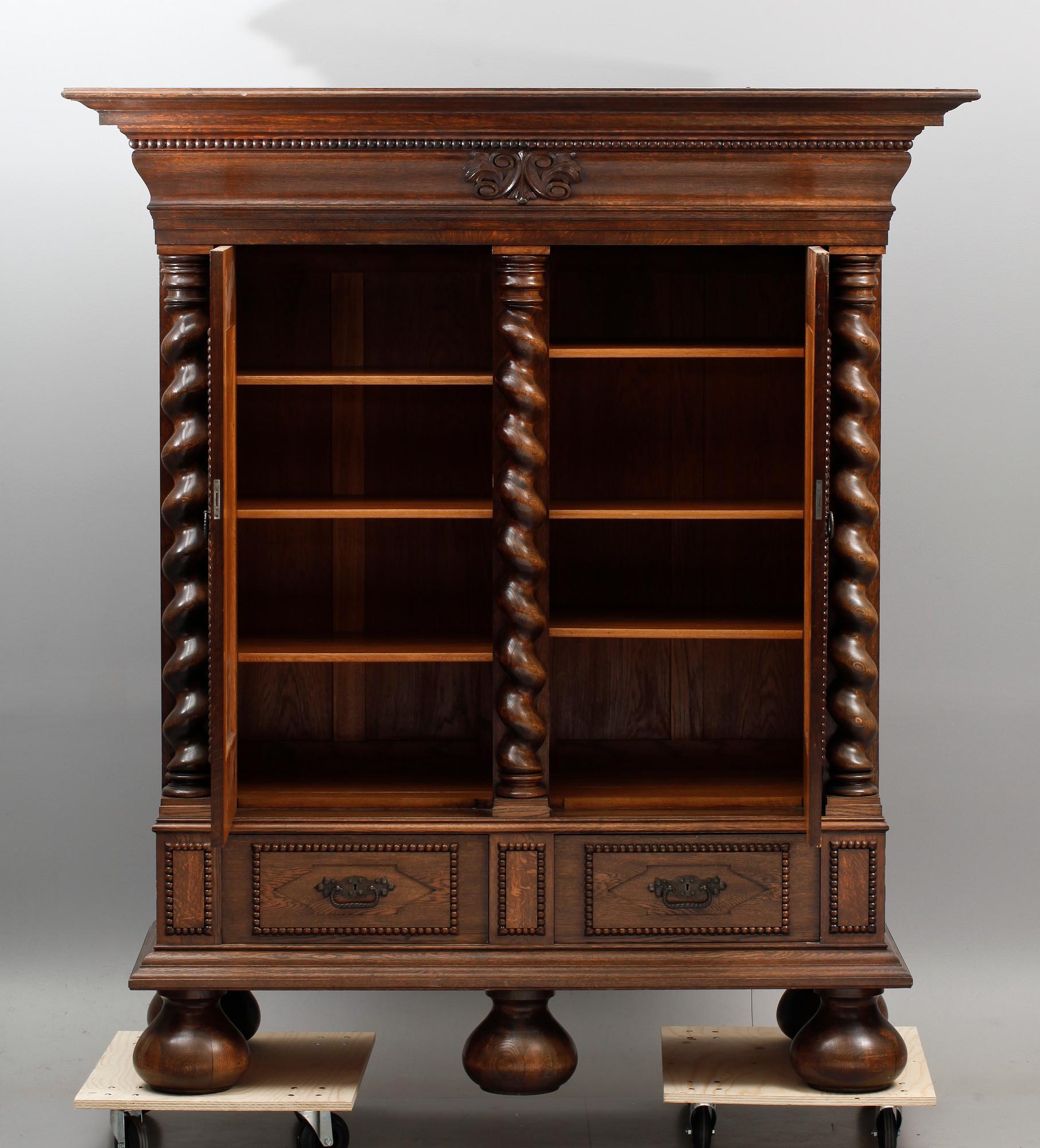 MATSALSMÖBLEMANG, 15 delar, barockstil, 1900-talets början.