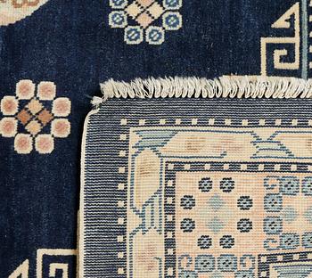 MATTA, Kina, old/semiantik, ca 240 x 153 cm.