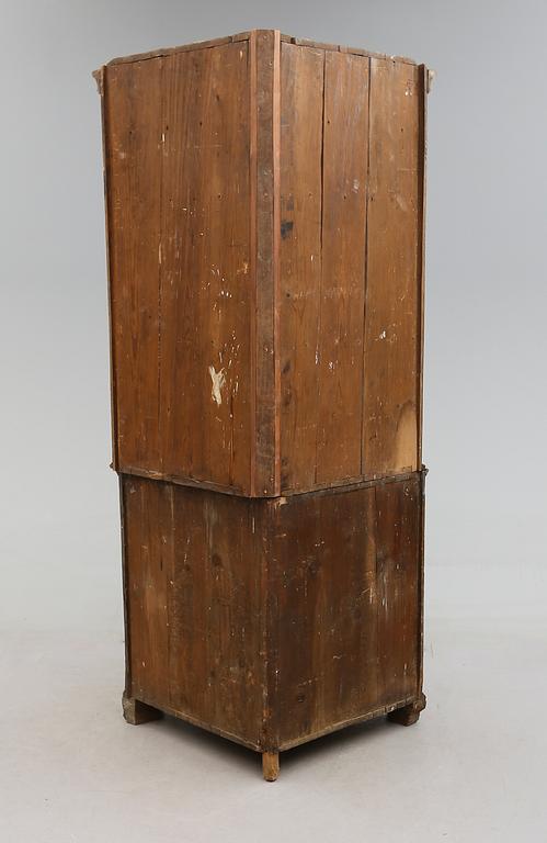 HÖRNSKÅP, 1700-tal.