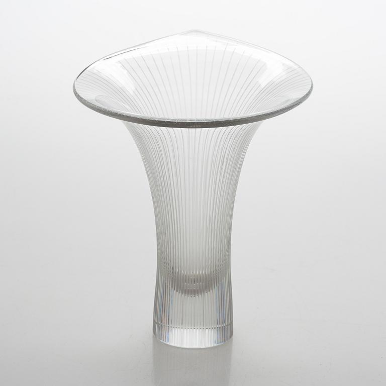 Tapio Wirkkala, a 'Chanterelle' vase, signed Tapio Wirkkala, Iittala -55.
