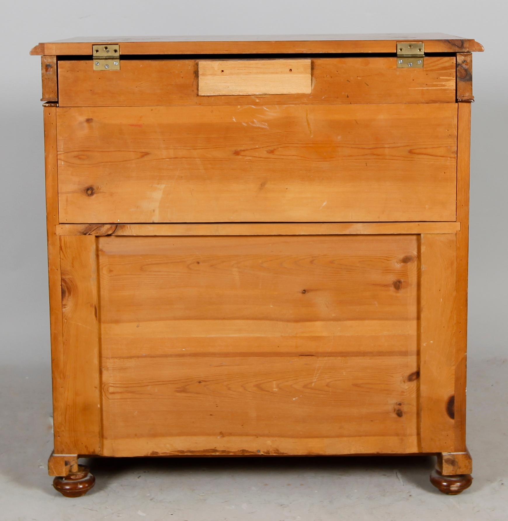 KOMMOD, sent 1800-tal.