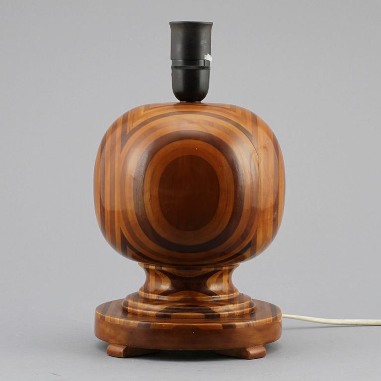 BORDSLAMPA, 1900-talets andra kvartal.