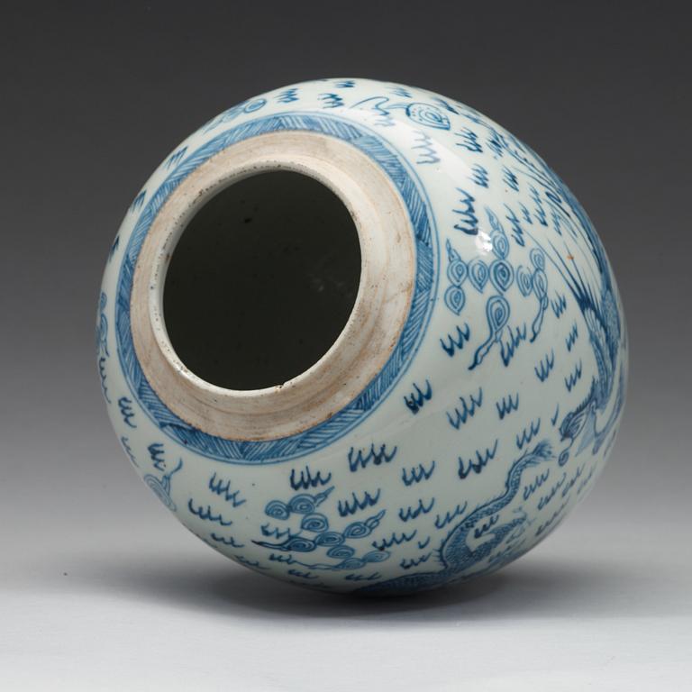 URNA, porslin. Qingdynastin, 1700-tal.