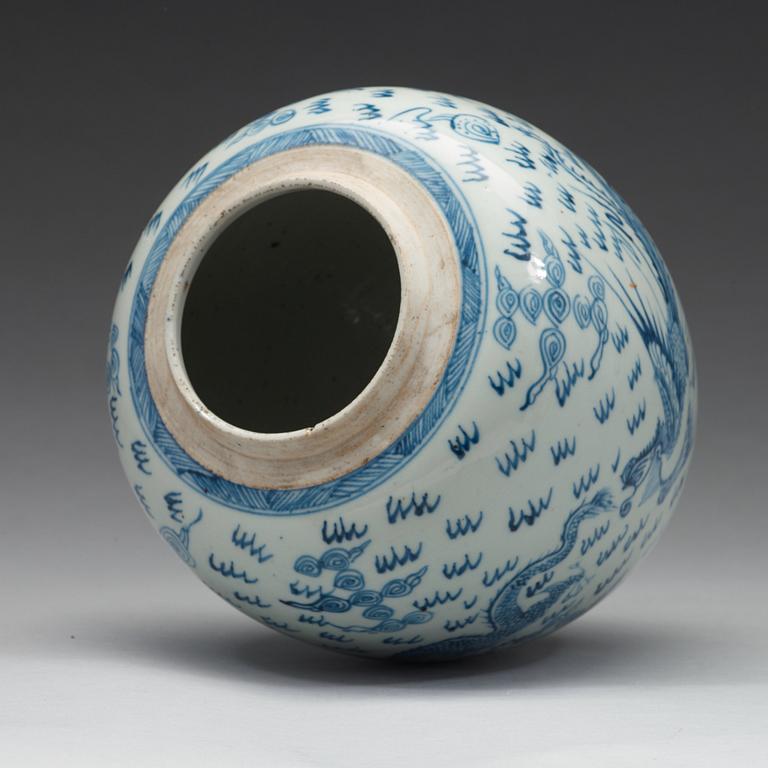 A blue and white phoenix and dragon jar, Qing dynasty, 18th Century.